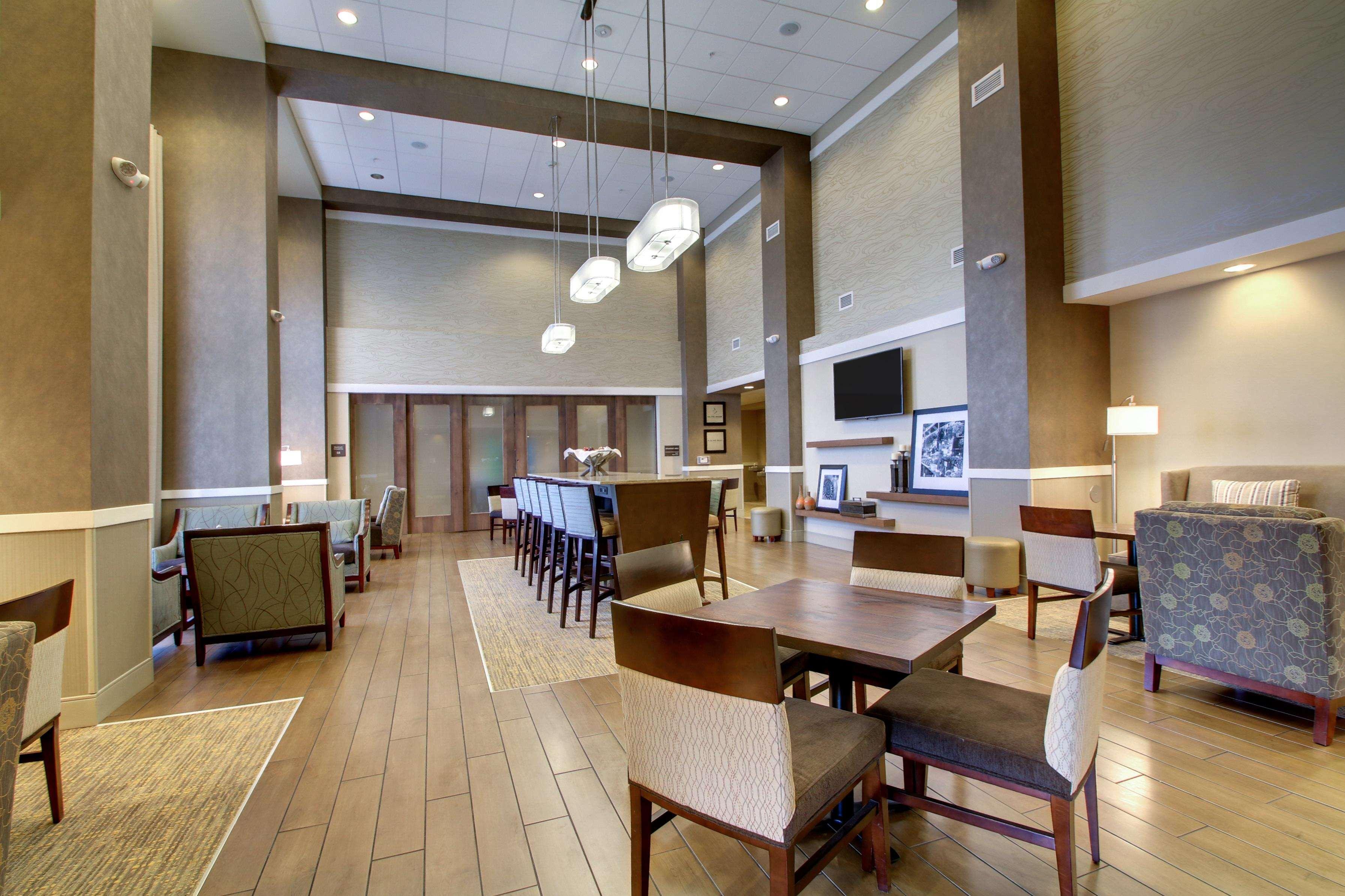 Hampton Inn & Suites Milwaukee West West Allis Exterior foto