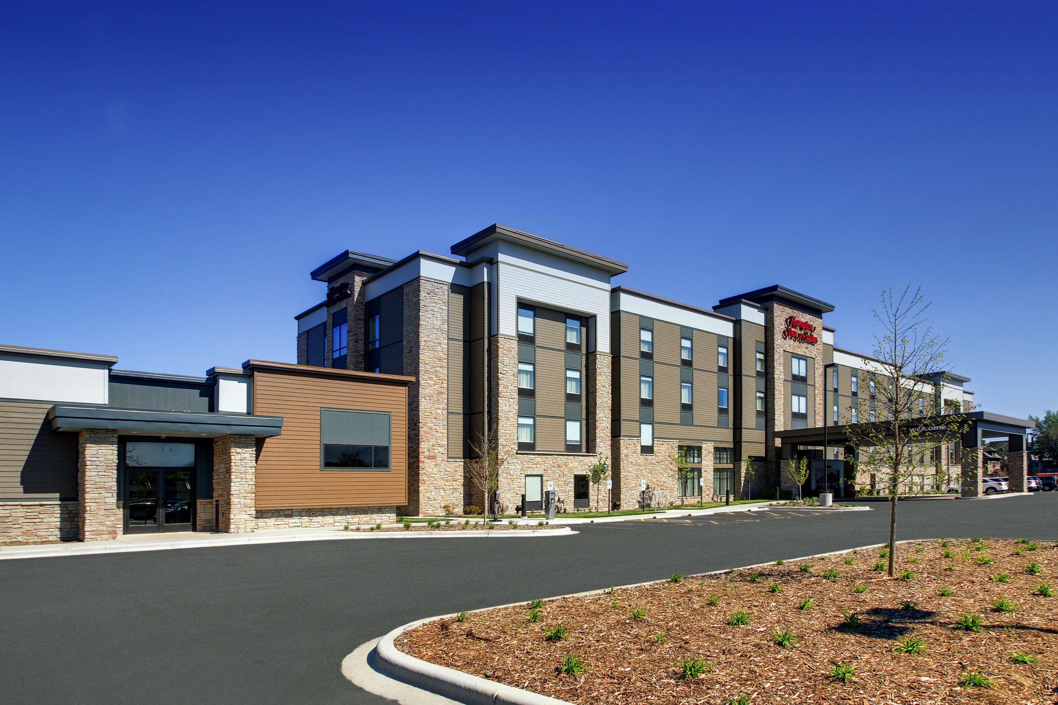 Hampton Inn & Suites Milwaukee West West Allis Exterior foto