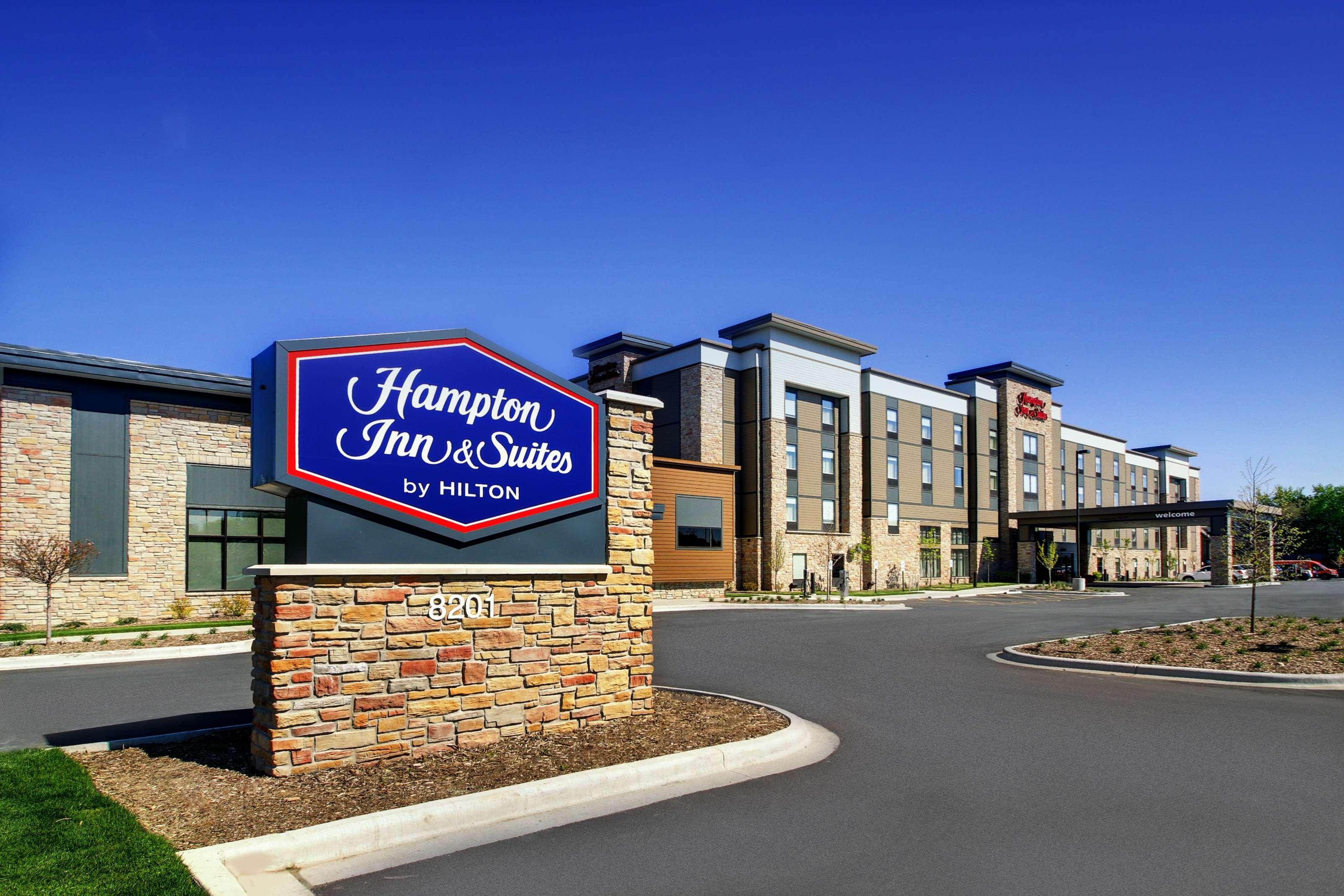 Hampton Inn & Suites Milwaukee West West Allis Exterior foto