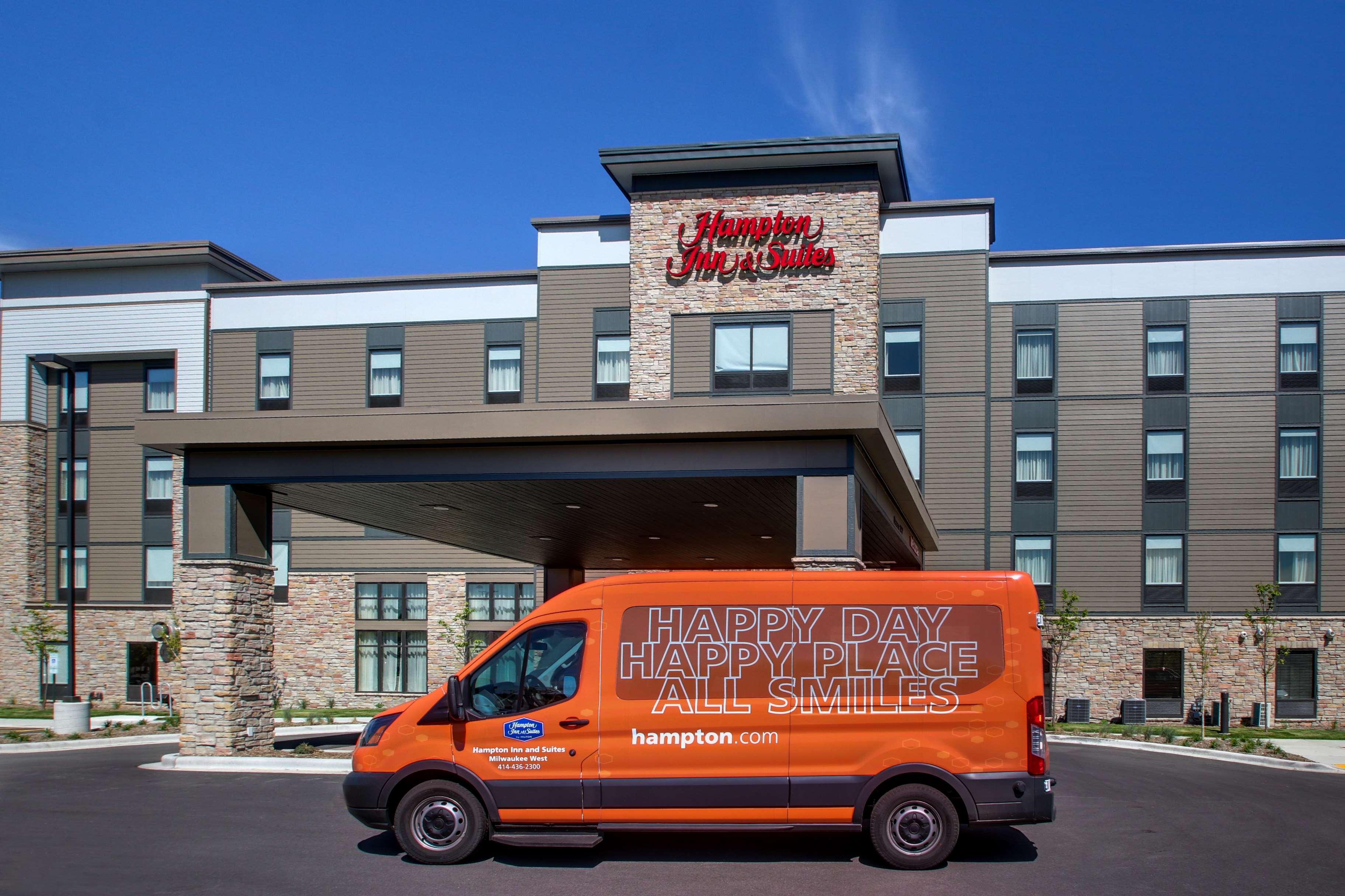 Hampton Inn & Suites Milwaukee West West Allis Exterior foto