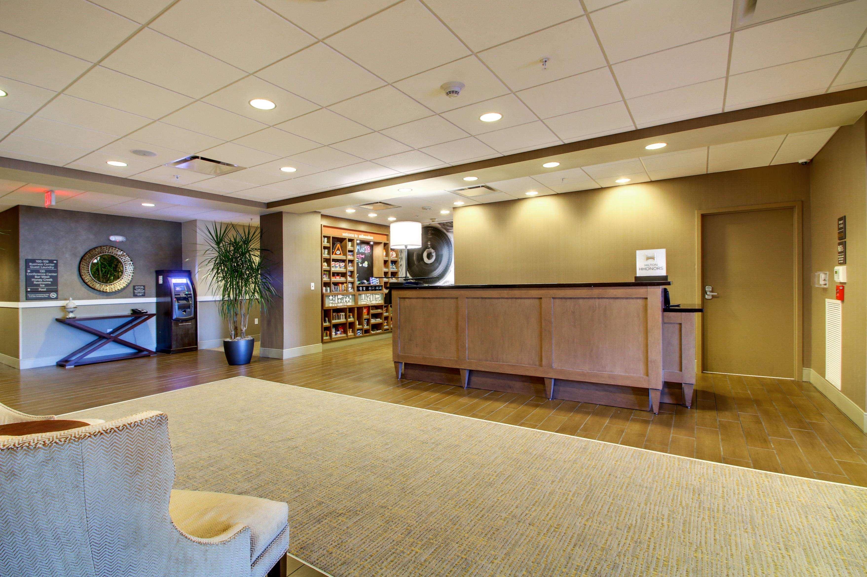 Hampton Inn & Suites Milwaukee West West Allis Exterior foto