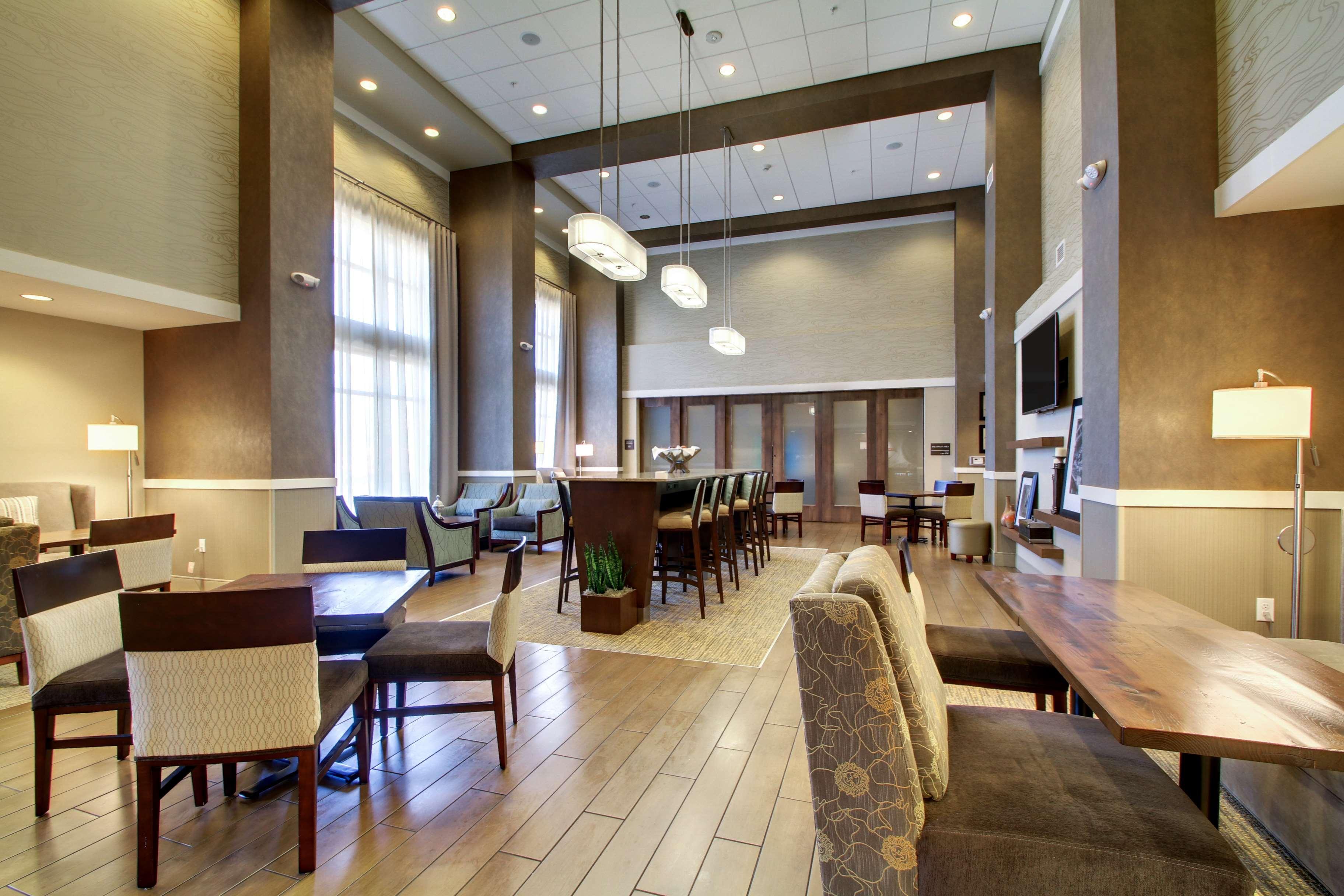 Hampton Inn & Suites Milwaukee West West Allis Exterior foto